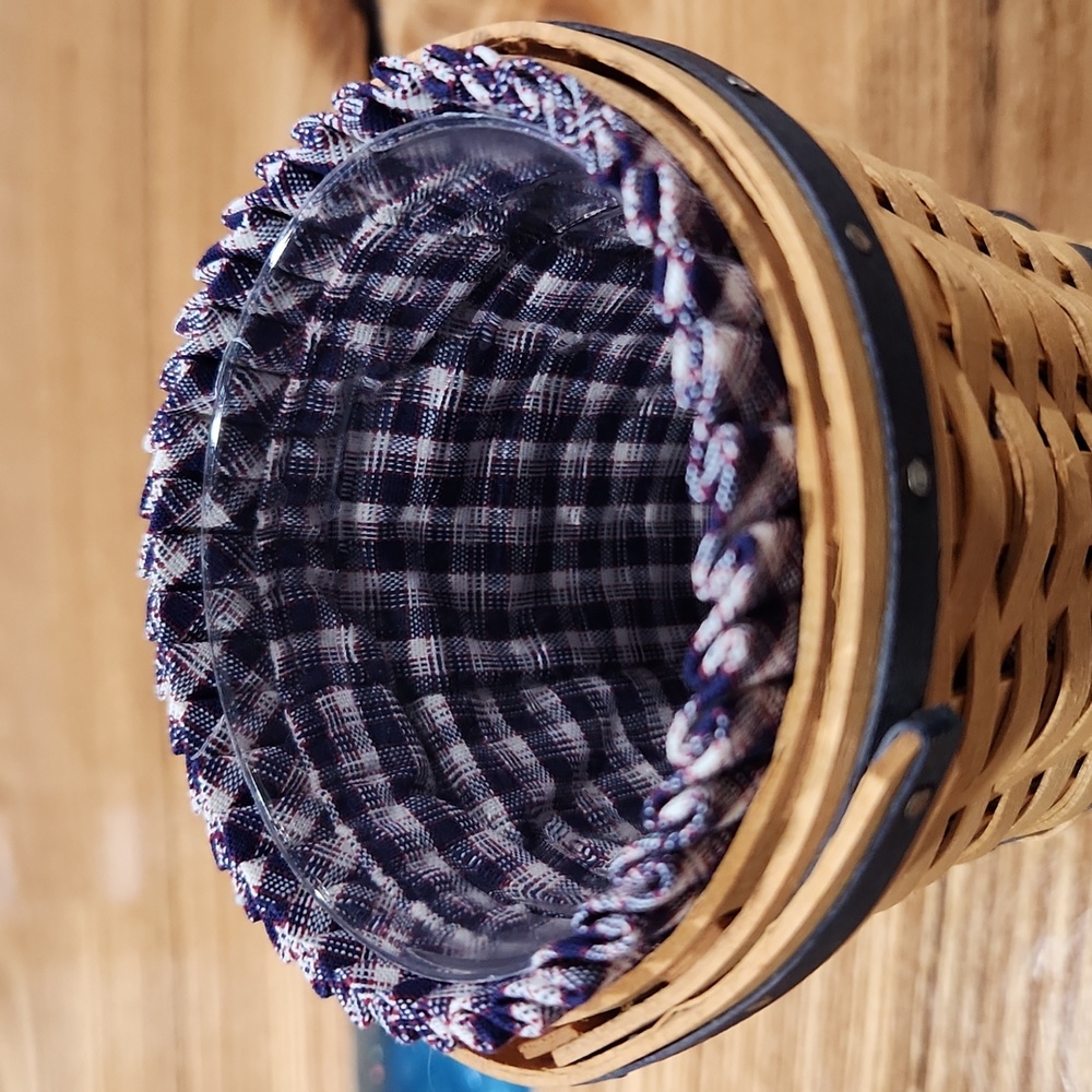 Longaberger Handwoven Basket 🧺 - Picture 2 of 6